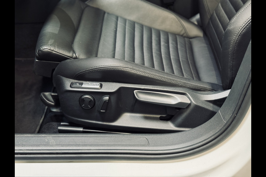 Volkswagen Passat Variant 1.4 TSI GTE | Panorama | Trekhaak | Massage