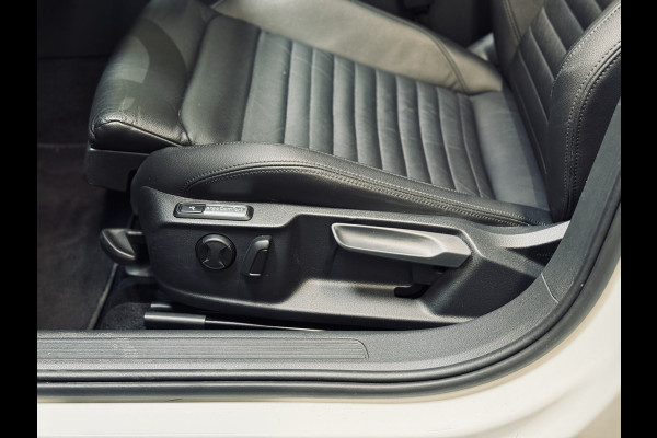 Volkswagen Passat Variant 1.4 TSI GTE | Panorama | Trekhaak | Massage
