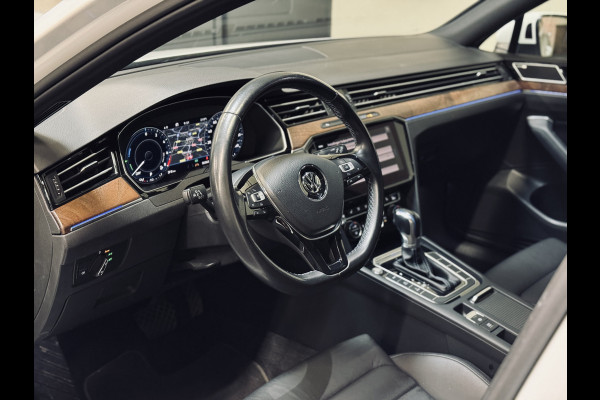 Volkswagen Passat Variant 1.4 TSI GTE | Panorama | Trekhaak | Massage