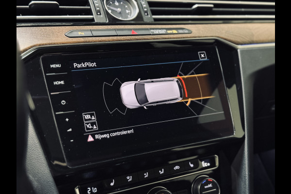 Volkswagen Passat Variant 1.4 TSI GTE | Panorama | Trekhaak | Massage