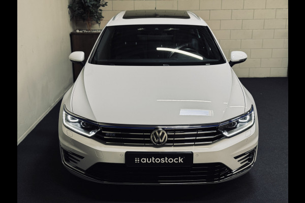 Volkswagen Passat Variant 1.4 TSI GTE | Panorama | Trekhaak | Massage