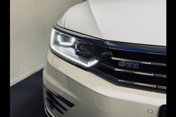 Volkswagen Passat Variant 1.4 TSI GTE | Panorama | Trekhaak | Massage