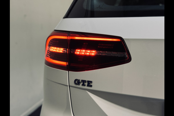 Volkswagen Passat Variant 1.4 TSI GTE | Panorama | Trekhaak | Massage