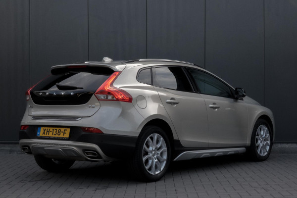 Volvo V40 Cross Country 1.5 T3 Polar+ Luxury | TREKHAAK | ACC | HARMAN/KARDON | BLIS | CAMERA