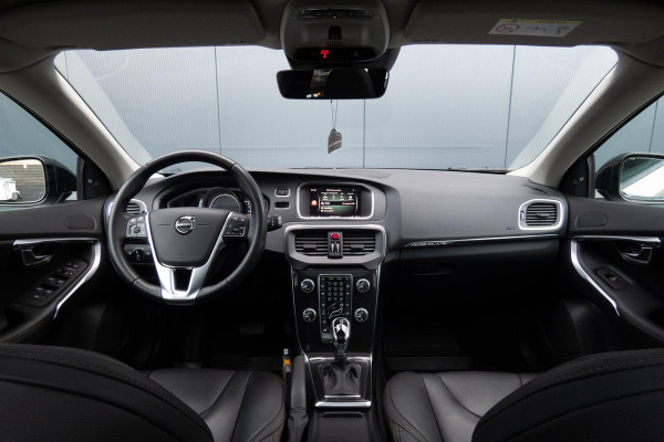 Volvo V40 Cross Country 1.5 T3 Polar+ Luxury | TREKHAAK | ACC | HARMAN/KARDON | BLIS | CAMERA