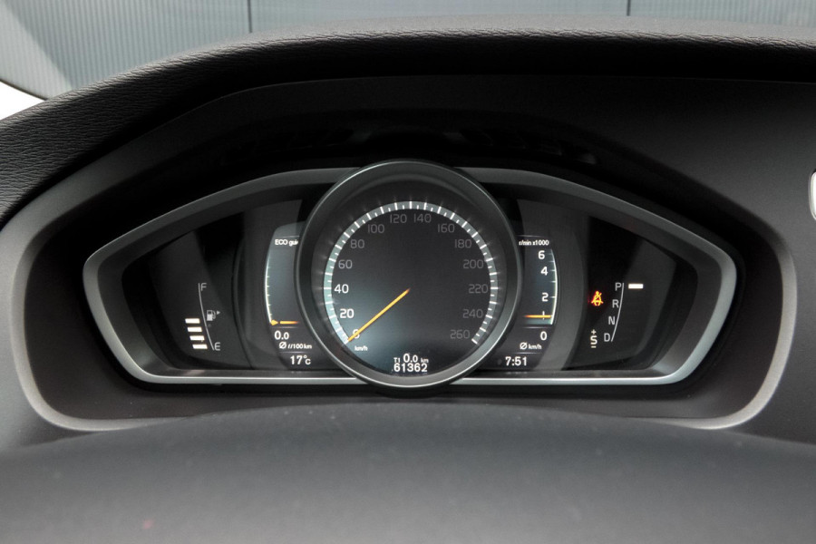 Volvo V40 Cross Country 1.5 T3 Polar+ Luxury | TREKHAAK | ACC | HARMAN/KARDON | BLIS | CAMERA