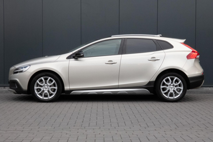Volvo V40 Cross Country 1.5 T3 Polar+ Luxury | TREKHAAK | ACC | HARMAN/KARDON | BLIS | CAMERA