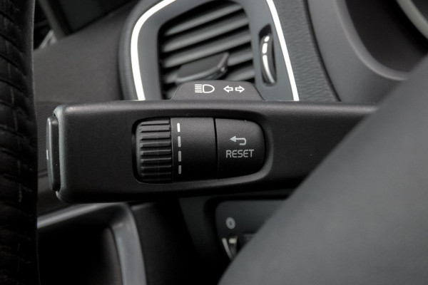 Volvo V40 Cross Country 1.5 T3 Polar+ Luxury | TREKHAAK | ACC | HARMAN/KARDON | BLIS | CAMERA