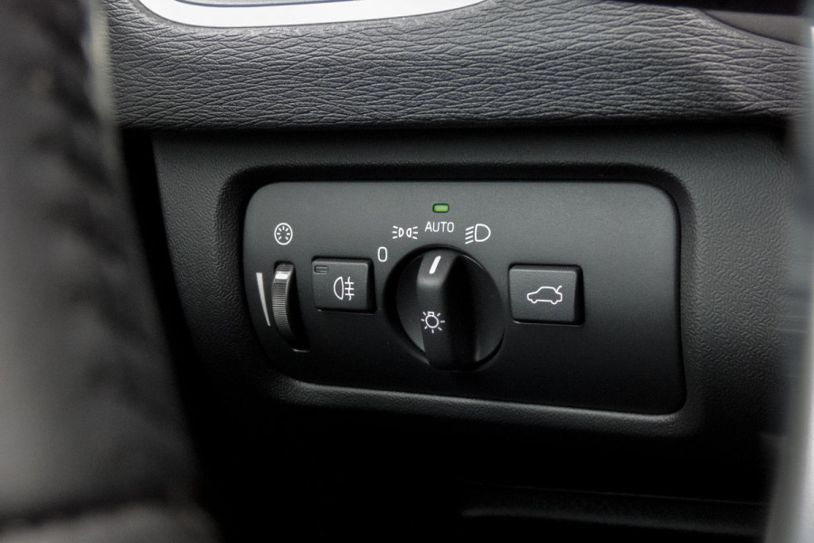 Volvo V40 Cross Country 1.5 T3 Polar+ Luxury | TREKHAAK | ACC | HARMAN/KARDON | BLIS | CAMERA