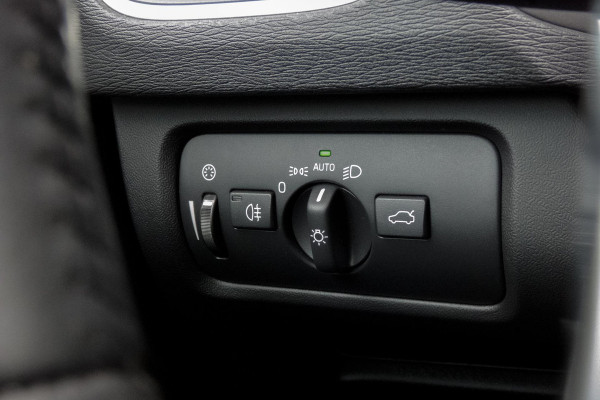 Volvo V40 Cross Country 1.5 T3 Polar+ Luxury | TREKHAAK | ACC | HARMAN/KARDON | BLIS | CAMERA