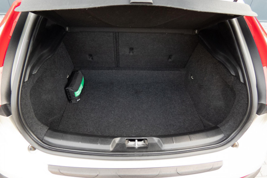 Volvo V40 Cross Country 1.5 T3 Polar+ Luxury | TREKHAAK | ACC | HARMAN/KARDON | BLIS | CAMERA
