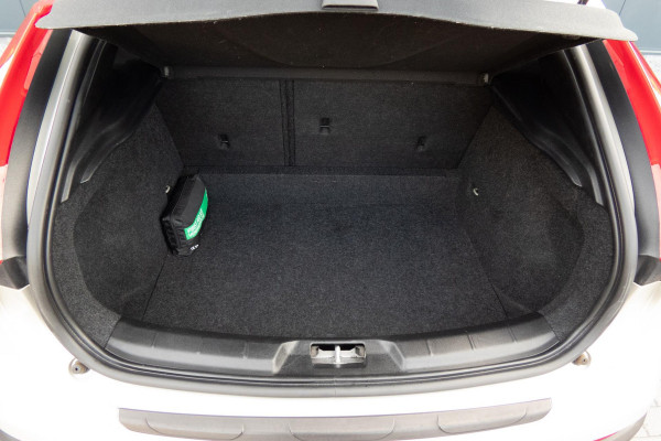 Volvo V40 Cross Country 1.5 T3 Polar+ Luxury | TREKHAAK | ACC | HARMAN/KARDON | BLIS | CAMERA