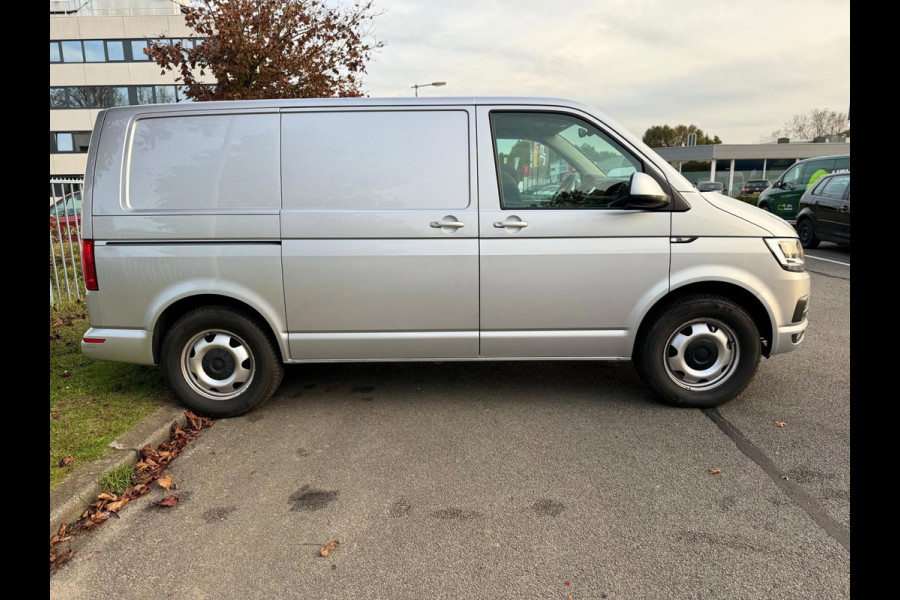 Volkswagen Transporter 2.0 TDI L1H2 Highline DSG Camera 204PK ACC