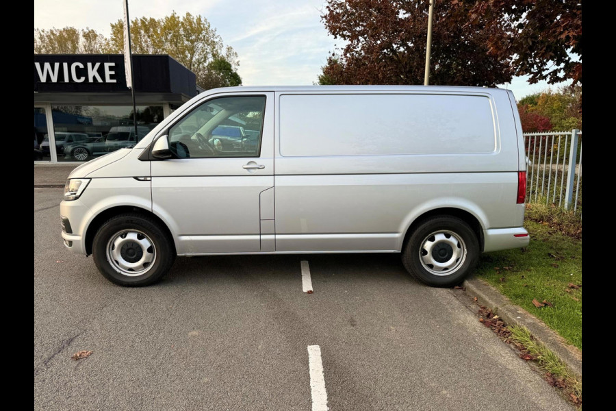 Volkswagen Transporter 2.0 TDI L1H2 Highline DSG Camera 204PK ACC