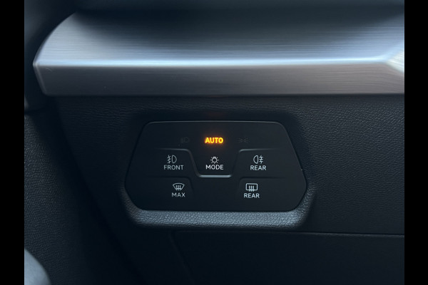 Seat Leon 1.5 eTSI FR Business Intense | Virtual Cockpit | Trekhaak | Wireless Carplay | 18 inch