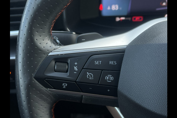 Seat Leon 1.5 eTSI FR Business Intense | Virtual Cockpit | Trekhaak | Wireless Carplay | 18 inch
