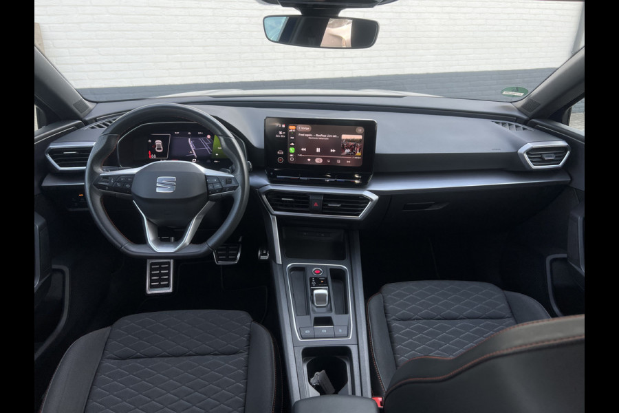 Seat Leon 1.5 eTSI FR Business Intense | Virtual Cockpit | Trekhaak | Wireless Carplay | 18 inch