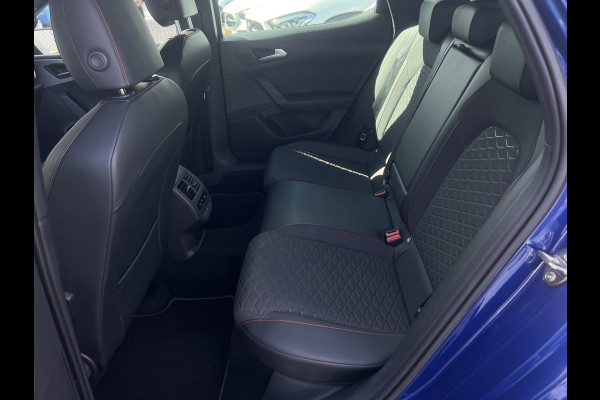 Seat Leon 1.5 eTSI FR Business Intense | Virtual Cockpit | Trekhaak | Wireless Carplay | 18 inch