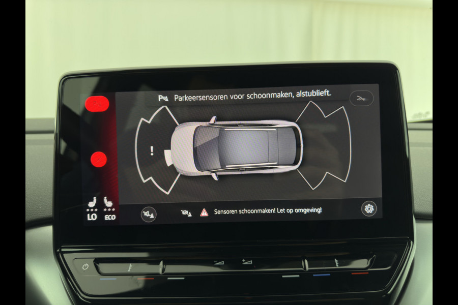 Volkswagen ID.4 First 77 kWh [ 3-Fase ] (INCL-BTW) *HEAT-PUMP | LEATHER-MICROFIBRE | FULL-LED | HEATED-COMFORTSEATS | DIGI-COCKPIT | AMBIENT-LIGHT | NAVI-FULLMAP | ECC | PDC | TOWBAR | PRIVACY-GLASS | CRUISE | CAMERA | CARPLAY | 20