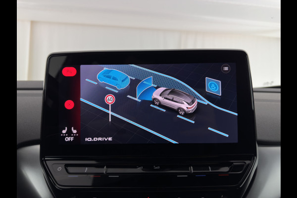 Volkswagen ID.4 First 77 kWh [ 3-Fase ] (INCL-BTW) *HEAT-PUMP | LEATHER-MICROFIBRE | FULL-LED | HEATED-COMFORTSEATS | DIGI-COCKPIT | AMBIENT-LIGHT | NAVI-FULLMAP | ECC | PDC | TOWBAR | PRIVACY-GLASS | CRUISE | CAMERA | CARPLAY | 20