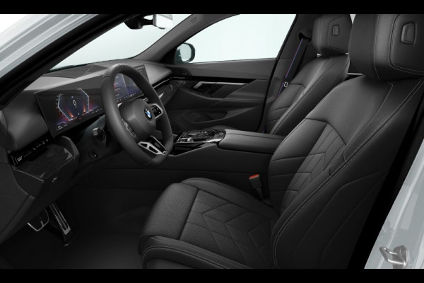 BMW 5 Serie Touring 520d xDrive - M-Sport Pro - Pano - Trekhaak - ACC - Harman Kardon