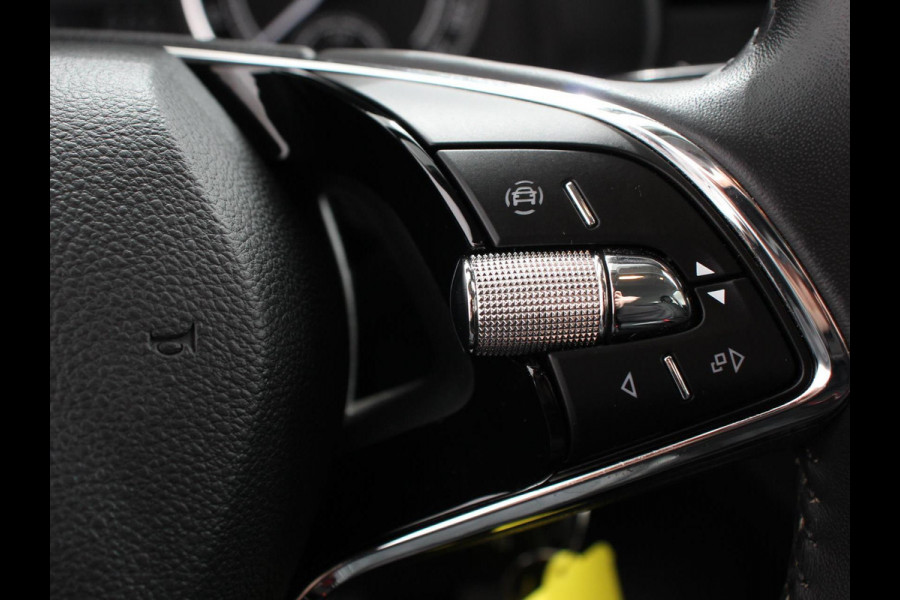 Škoda Kamiq 1.0 TSI Ambition 116 Pk Navigatie Cruise Control Lane Assist DAB LED Parkeer sensoren