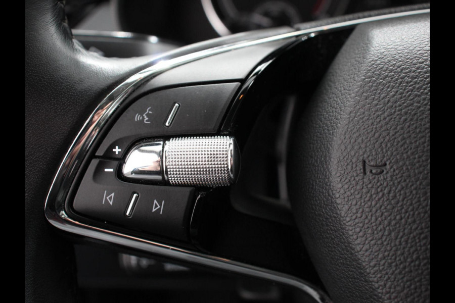 Škoda Kamiq 1.0 TSI Ambition 116 Pk Navigatie Cruise Control Lane Assist DAB LED Parkeer sensoren