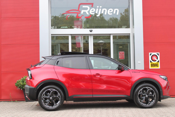 Alfa Romeo junior 1.2 Turbo 136PK IBRIDA SPECIALE | NIEUWE AUTO! | PANORAMISCH SCHUIF/KANTEL DAK | SPORT PACK: SABELT SPORT STOELEN/ALCANTARA STUURWIEL | TECHNO PACK: LED MATRIX KOPLAMPEN/DRAADLOZE TELEFOONLADER/ACHTERUITRIJ CAMERA | VERWARMBARE VOORRUIT | 18" LICHTMETALEN VELGEN "PETALI" | DRAADLOZE APPLE CARPLAY/ANDROID AUTO | BRERA RED MET ZWART DAK | NAVIGATIE | STOEL VERWARMING | DODEHOEK DETECTIE | ELEKTRISCH BEDIENBARE ACHTERKLEP | KEYLESS ENTRY/START | ADAPTIVE CRUISE CONTROL |