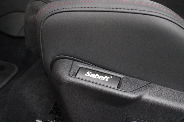 Alfa Romeo junior 1.2 Turbo 136PK IBRIDA SPECIALE | NIEUWE AUTO! | PANORAMISCH SCHUIF/KANTEL DAK | SPORT PACK: SABELT SPORT STOELEN/ALCANTARA STUURWIEL | TECHNO PACK: LED MATRIX KOPLAMPEN/DRAADLOZE TELEFOONLADER/ACHTERUITRIJ CAMERA | VERWARMBARE VOORRUIT | 18" LICHTMETALEN VELGEN "PETALI" | DRAADLOZE APPLE CARPLAY/ANDROID AUTO | BRERA RED MET ZWART DAK | NAVIGATIE | STOEL VERWARMING | DODEHOEK DETECTIE | ELEKTRISCH BEDIENBARE ACHTERKLEP | KEYLESS ENTRY/START | ADAPTIVE CRUISE CONTROL |