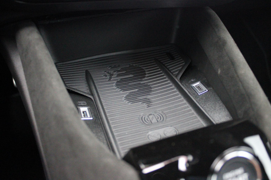 Alfa Romeo junior 1.2 Turbo 136PK IBRIDA SPECIALE | NIEUWE AUTO! | PANORAMISCH SCHUIF/KANTEL DAK | SPORT PACK: SABELT SPORT STOELEN/ALCANTARA STUURWIEL | TECHNO PACK: LED MATRIX KOPLAMPEN/DRAADLOZE TELEFOONLADER/ACHTERUITRIJ CAMERA | VERWARMBARE VOORRUIT | 18" LICHTMETALEN VELGEN "PETALI" | DRAADLOZE APPLE CARPLAY/ANDROID AUTO | BRERA RED MET ZWART DAK | NAVIGATIE | STOEL VERWARMING | DODEHOEK DETECTIE | ELEKTRISCH BEDIENBARE ACHTERKLEP | KEYLESS ENTRY/START | ADAPTIVE CRUISE CONTROL |