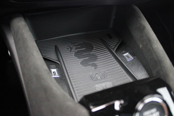 Alfa Romeo junior 1.2 Turbo 136PK IBRIDA SPECIALE | NIEUWE AUTO! | PANORAMISCH SCHUIF/KANTEL DAK | SPORT PACK: SABELT SPORT STOELEN/ALCANTARA STUURWIEL | TECHNO PACK: LED MATRIX KOPLAMPEN/DRAADLOZE TELEFOONLADER/ACHTERUITRIJ CAMERA | VERWARMBARE VOORRUIT | 18" LICHTMETALEN VELGEN "PETALI" | DRAADLOZE APPLE CARPLAY/ANDROID AUTO | BRERA RED MET ZWART DAK | NAVIGATIE | STOEL VERWARMING | DODEHOEK DETECTIE | ELEKTRISCH BEDIENBARE ACHTERKLEP | KEYLESS ENTRY/START | ADAPTIVE CRUISE CONTROL |
