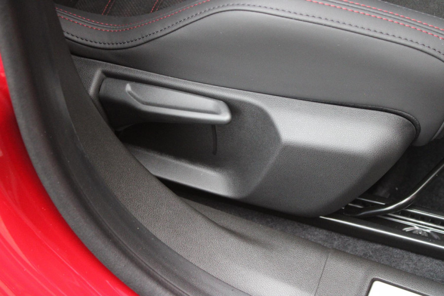 Alfa Romeo junior 1.2 Turbo 136PK IBRIDA SPECIALE | NIEUWE AUTO! | PANORAMISCH SCHUIF/KANTEL DAK | SPORT PACK: SABELT SPORT STOELEN/ALCANTARA STUURWIEL | TECHNO PACK: LED MATRIX KOPLAMPEN/DRAADLOZE TELEFOONLADER/ACHTERUITRIJ CAMERA | VERWARMBARE VOORRUIT | 18" LICHTMETALEN VELGEN "PETALI" | DRAADLOZE APPLE CARPLAY/ANDROID AUTO | BRERA RED MET ZWART DAK | NAVIGATIE | STOEL VERWARMING | DODEHOEK DETECTIE | ELEKTRISCH BEDIENBARE ACHTERKLEP | KEYLESS ENTRY/START | ADAPTIVE CRUISE CONTROL |