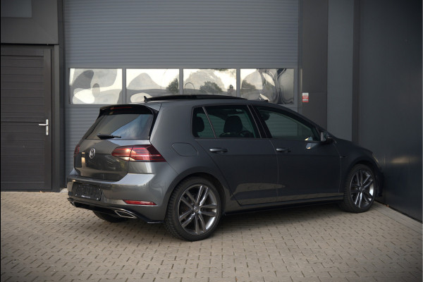 Volkswagen Golf 1.4 TSI Highline Business R | R-Line | Panoramadak | Stoelverwarming | Stuurverwarming | Dynaudio | Standkachel | Massage | Keyless | Adaptive Cruise Control | Camera | Parkeersensoren | Navigatie Discover Pro | LED | T