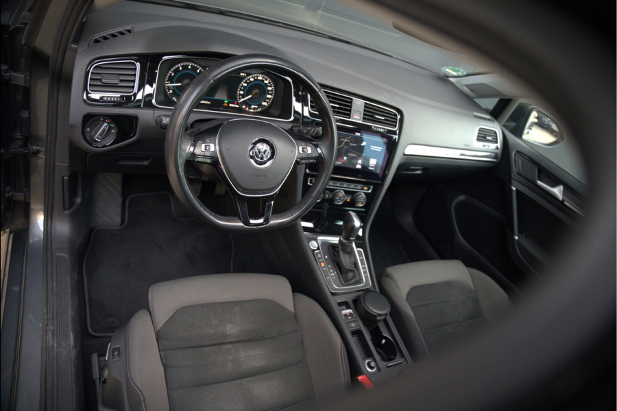 Volkswagen Golf 1.4 TSI Highline Business R | R-Line | Panoramadak | Stoelverwarming | Stuurverwarming | Dynaudio | Standkachel | Massage | Keyless | Adaptive Cruise Control | Camera | Parkeersensoren | Navigatie Discover Pro | LED | T
