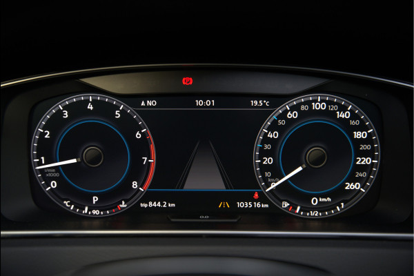 Volkswagen Golf 1.4 TSI Highline Business R | R-Line | Panoramadak | Stoelverwarming | Stuurverwarming | Dynaudio | Standkachel | Massage | Keyless | Adaptive Cruise Control | Camera | Parkeersensoren | Navigatie Discover Pro | LED | T