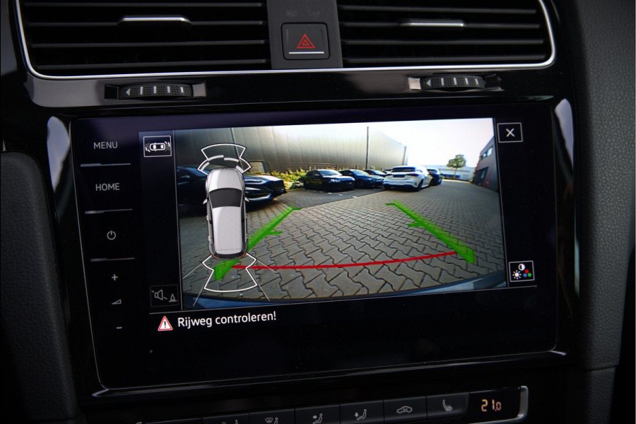 Volkswagen Golf 1.4 TSI Highline Business R | R-Line | Panoramadak | Stoelverwarming | Stuurverwarming | Dynaudio | Standkachel | Massage | Keyless | Adaptive Cruise Control | Camera | Parkeersensoren | Navigatie Discover Pro | LED | T