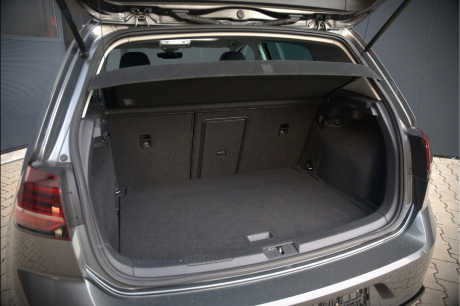 Volkswagen Golf 1.4 TSI Highline Business R | R-Line | Panoramadak | Stoelverwarming | Stuurverwarming | Dynaudio | Standkachel | Massage | Keyless | Adaptive Cruise Control | Camera | Parkeersensoren | Navigatie Discover Pro | LED | T