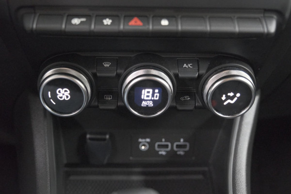 Renault Captur Mild Hybrid 140 EDC Techno | Navigatie | Camera | Parkeersensoren | Apple Carplay