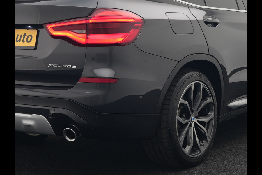 BMW X3 xDrive30e xLine Plug In Hybrid 293pk Dealer O.H PHEV | Trekhaak Af Fabriek | Head Up | Adaptive Cruise | Camera | Lederen Sportstoelen Verwarmd | Apple Carplay | Navigatie | Sfeerverlichting | Virtual | DAB |