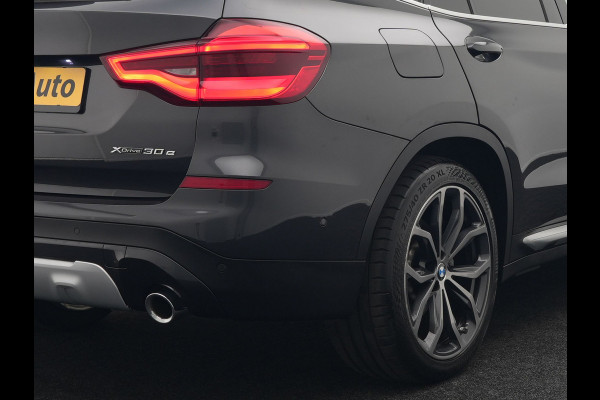 BMW X3 xDrive30e xLine Plug In Hybrid 293pk Dealer O.H PHEV | Trekhaak Af Fabriek | Head Up | Adaptive Cruise | Camera | Lederen Sportstoelen Verwarmd | Apple Carplay | Navigatie | Sfeerverlichting | Virtual | DAB |