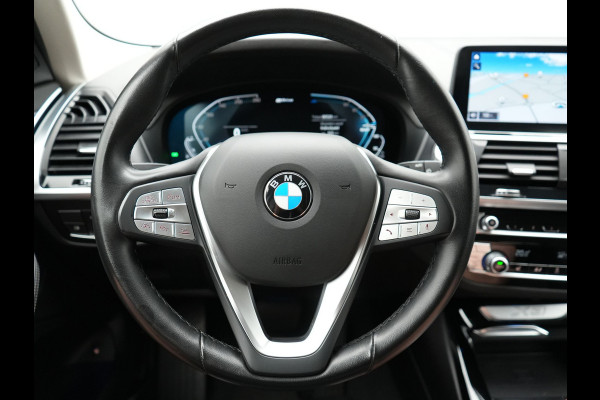 BMW X3 xDrive30e xLine Plug In Hybrid 293pk Dealer O.H PHEV | Trekhaak Af Fabriek | Head Up | Adaptive Cruise | Camera | Lederen Sportstoelen Verwarmd | Apple Carplay | Navigatie | Sfeerverlichting | Virtual | DAB |