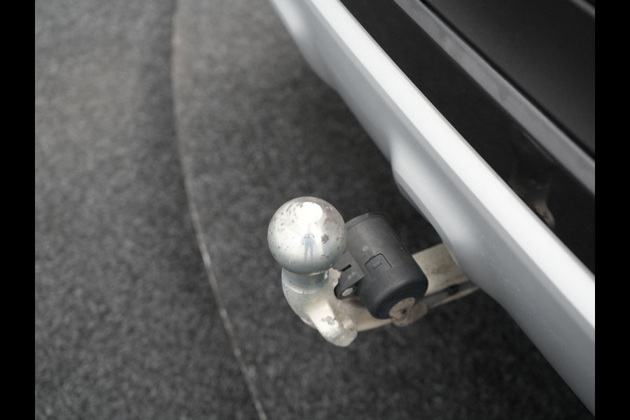 BMW X3 xDrive30e xLine Plug In Hybrid 293pk Dealer O.H PHEV | Trekhaak Af Fabriek | Head Up | Adaptive Cruise | Camera | Lederen Sportstoelen Verwarmd | Apple Carplay | Navigatie | Sfeerverlichting | Virtual | DAB |
