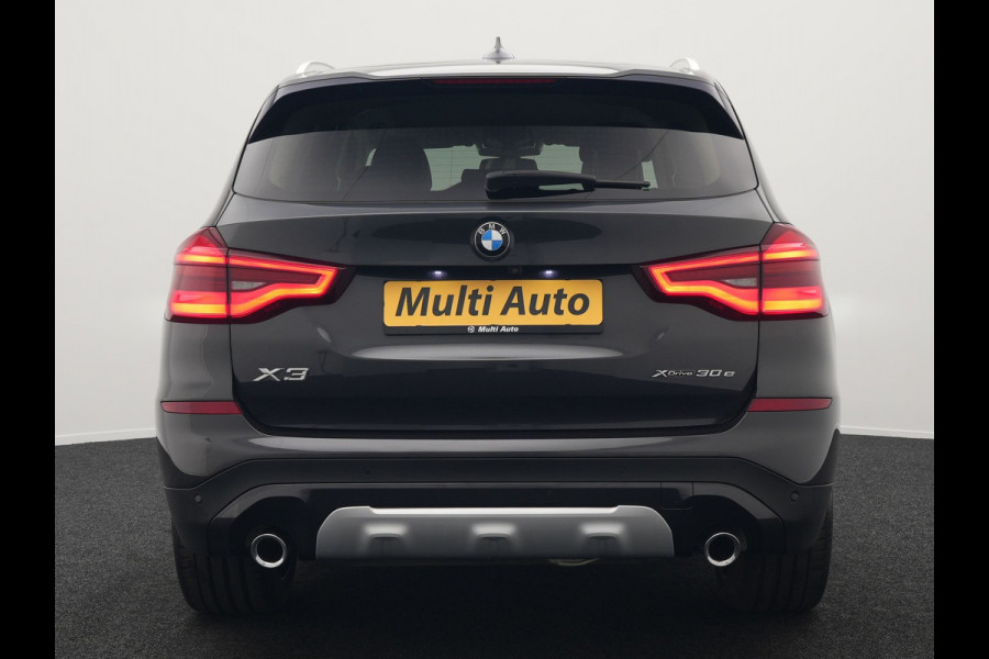 BMW X3 xDrive30e xLine Plug In Hybrid 293pk Dealer O.H PHEV | Trekhaak Af Fabriek | Head Up | Adaptive Cruise | Camera | Lederen Sportstoelen Verwarmd | Apple Carplay | Navigatie | Sfeerverlichting | Virtual | DAB |