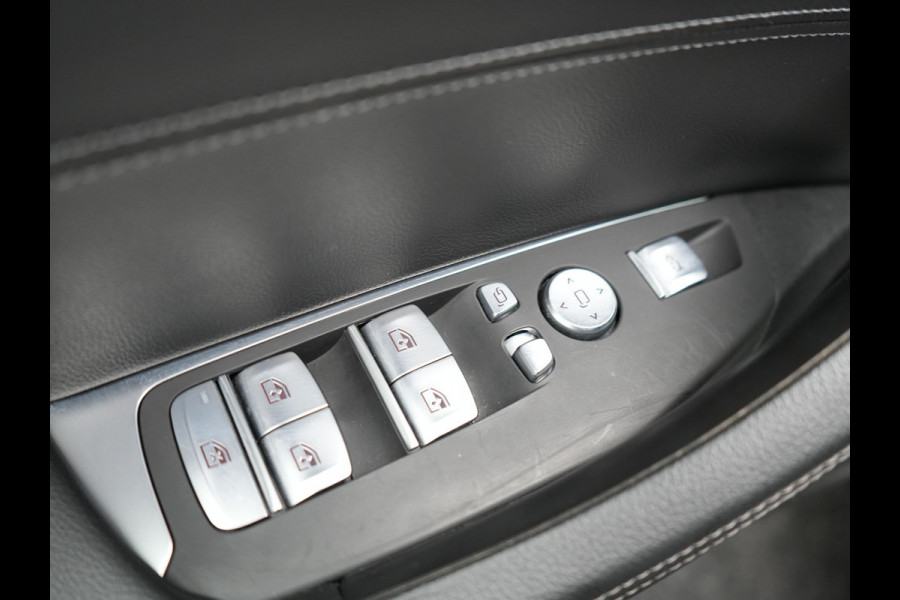 BMW X3 xDrive30e xLine Plug In Hybrid 293pk Dealer O.H PHEV | Trekhaak Af Fabriek | Head Up | Adaptive Cruise | Camera | Lederen Sportstoelen Verwarmd | Apple Carplay | Navigatie | Sfeerverlichting | Virtual | DAB |