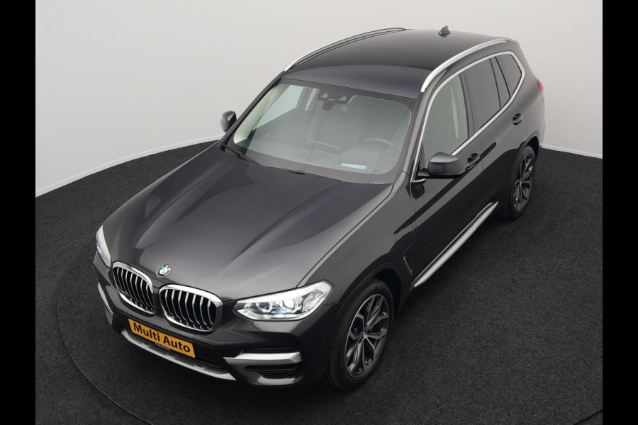 BMW X3 xDrive30e xLine Plug In Hybrid 293pk Dealer O.H PHEV | Trekhaak Af Fabriek | Head Up | Adaptive Cruise | Camera | Lederen Sportstoelen Verwarmd | Apple Carplay | Navigatie | Sfeerverlichting | Virtual | DAB |