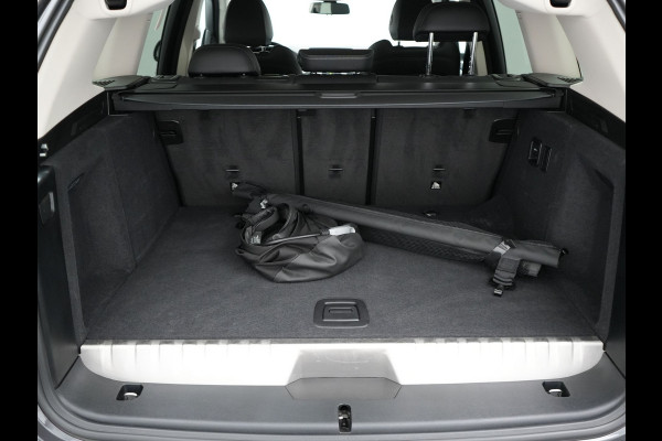 BMW X3 xDrive30e xLine Plug In Hybrid 293pk Dealer O.H PHEV | Trekhaak Af Fabriek | Head Up | Adaptive Cruise | Camera | Lederen Sportstoelen Verwarmd | Apple Carplay | Navigatie | Sfeerverlichting | Virtual | DAB |