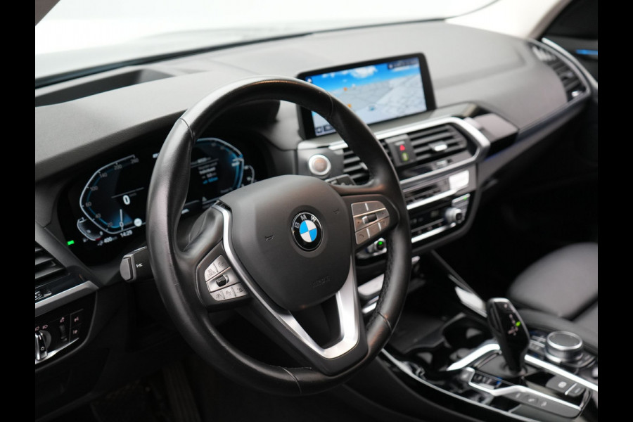 BMW X3 xDrive30e xLine Plug In Hybrid 293pk Dealer O.H PHEV | Trekhaak Af Fabriek | Head Up | Adaptive Cruise | Camera | Lederen Sportstoelen Verwarmd | Apple Carplay | Navigatie | Sfeerverlichting | Virtual | DAB |