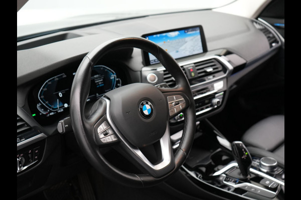 BMW X3 xDrive30e xLine Plug In Hybrid 293pk Dealer O.H PHEV | Trekhaak Af Fabriek | Head Up | Adaptive Cruise | Camera | Lederen Sportstoelen Verwarmd | Apple Carplay | Navigatie | Sfeerverlichting | Virtual | DAB |