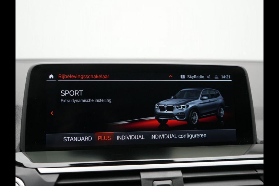 BMW X3 xDrive30e xLine Plug In Hybrid 293pk Dealer O.H PHEV | Trekhaak Af Fabriek | Head Up | Adaptive Cruise | Camera | Lederen Sportstoelen Verwarmd | Apple Carplay | Navigatie | Sfeerverlichting | Virtual | DAB |