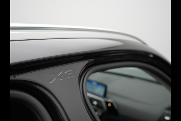 BMW X3 xDrive30e xLine Plug In Hybrid 293pk Dealer O.H PHEV | Trekhaak Af Fabriek | Head Up | Adaptive Cruise | Camera | Lederen Sportstoelen Verwarmd | Apple Carplay | Navigatie | Sfeerverlichting | Virtual | DAB |